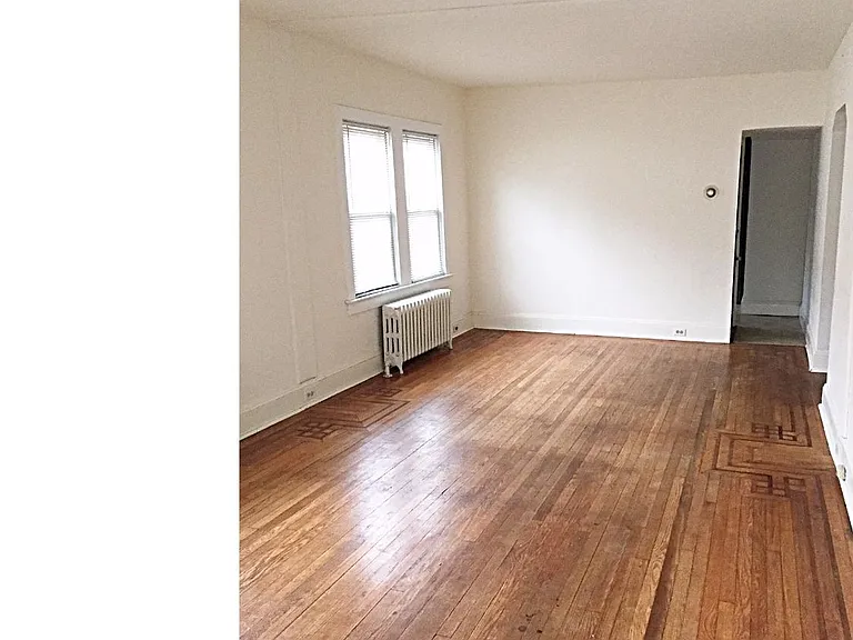 721 Mayflower Ave — Photo 5