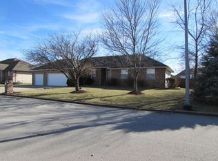 604 W Coventry St, Nixa, MO 65714