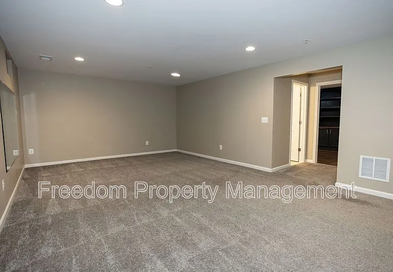 2425 Morgans Point Dr — Photo 62