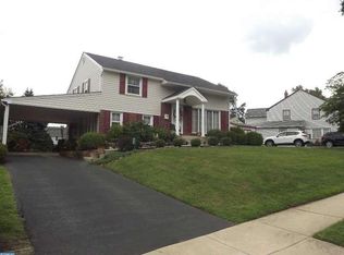 402 Virginia Ln, Aston, PA 19014