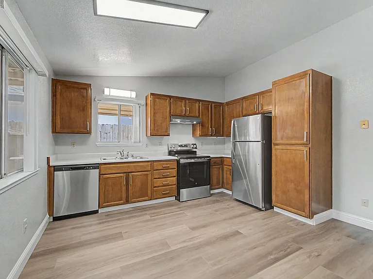 1000 Beechwood St — Photo 8