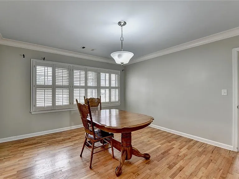 8 Highland Ln — Photo 12