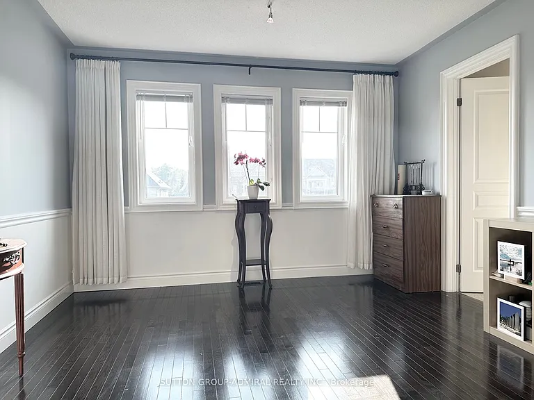 15 Roderick Ct — Photo 17