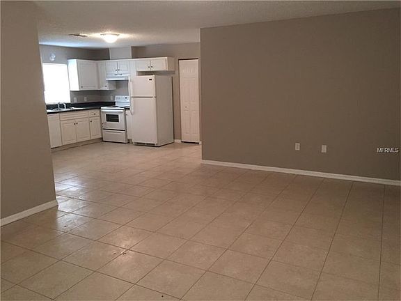 3rd image of 38637 Patti Ln