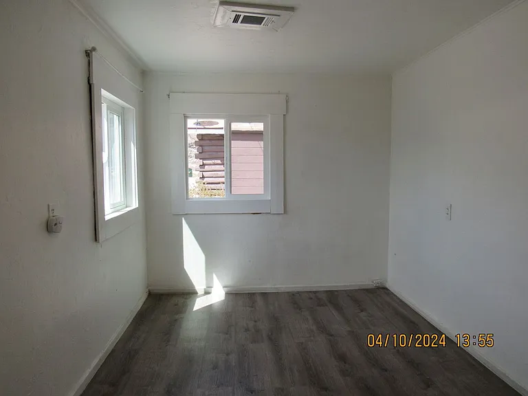 755 W 2nd St #2 — Photo 6