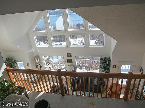 3rd image of 263 Mountainview Ct