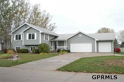 2nd image of 630 Shorewood Ln