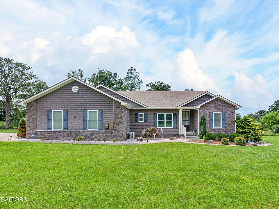 1st image of 359 Hillendale Acres Ln