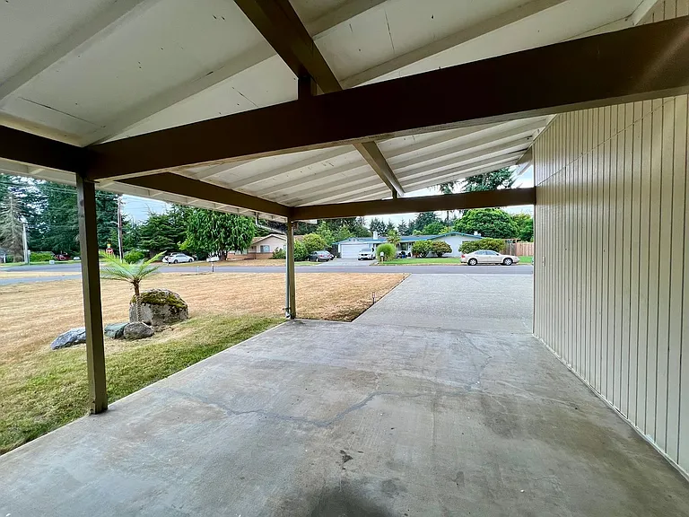 4020 15th Ct NE — Photo 27