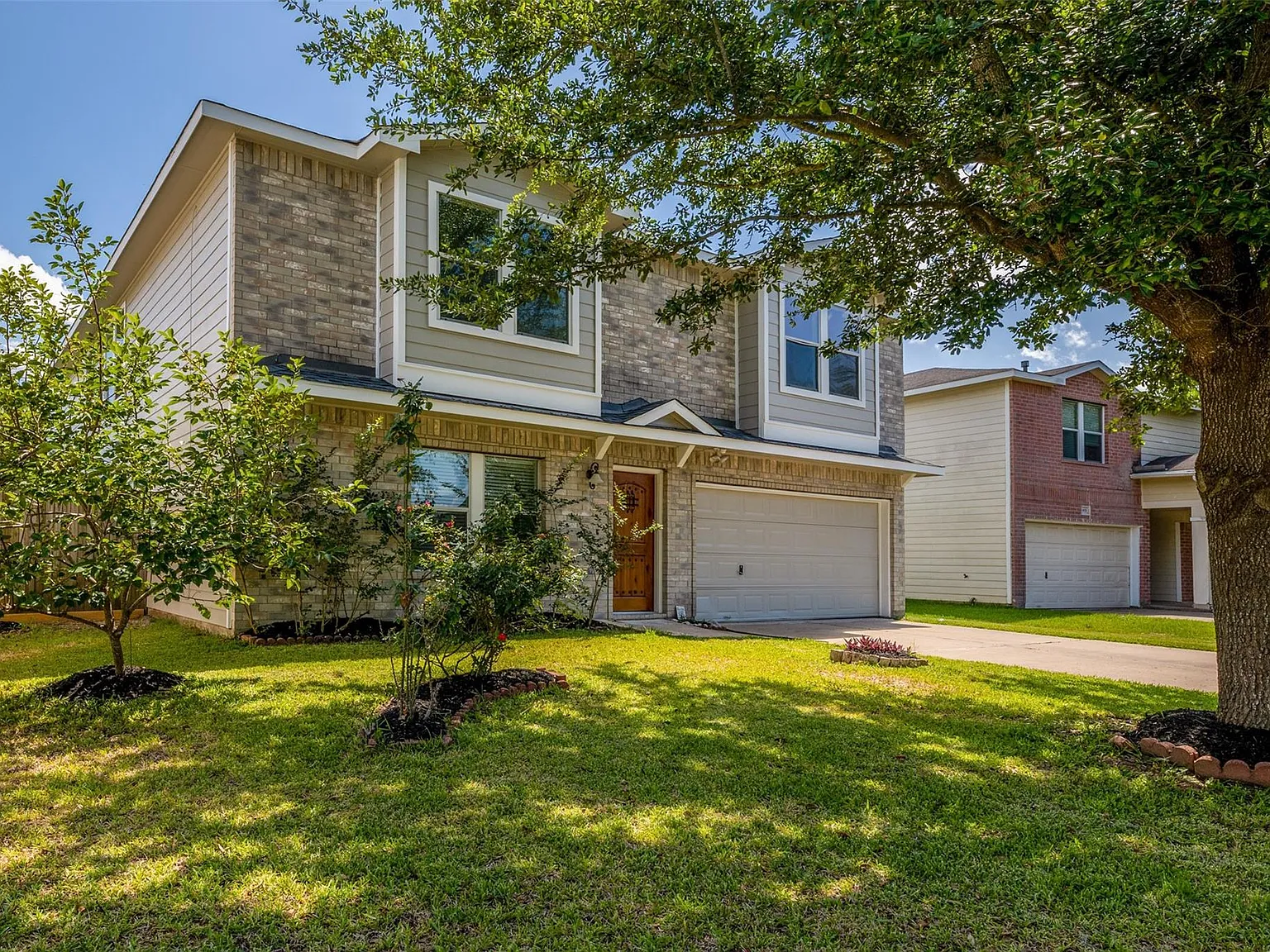 5 bed, 3.5 bath, 3560 sqft, $3,000 — Photo 4