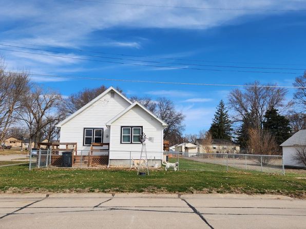 202 6th St, Saint Paul, NE 68873