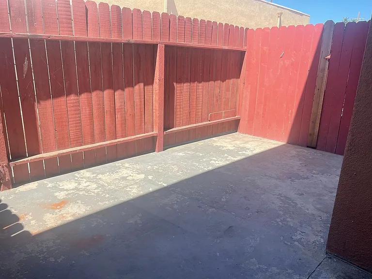 3600 N. Chester Ave. — Photo 8
