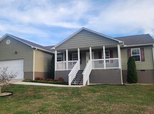 145 Zoe Cir, Jacksboro, TN 37757