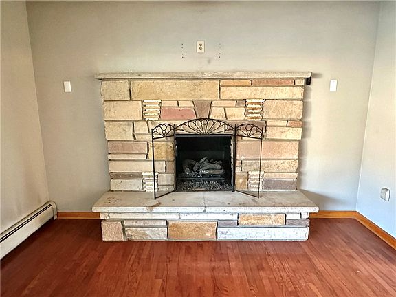 4th image of 4121 Meads Creek Rd