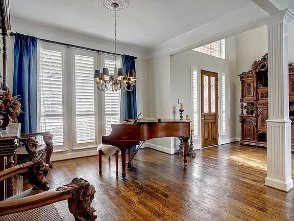 5th image of 702 Aberdeen Way