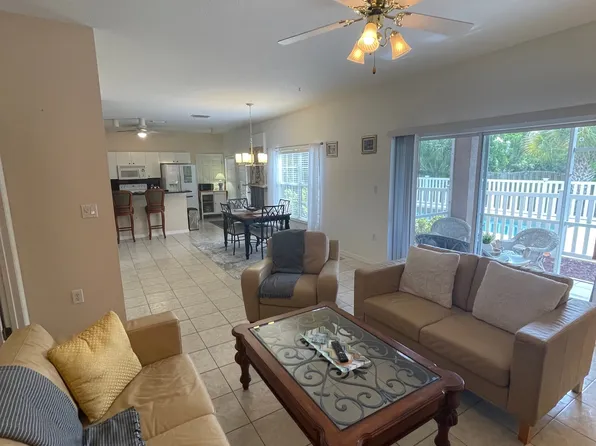 6444 Elmwood Ave, Sarasota, FL