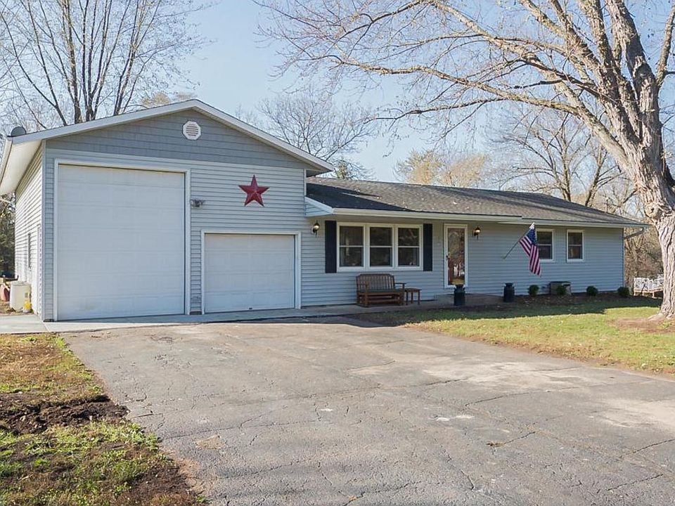 1st image of 420 Quinlan Ave N