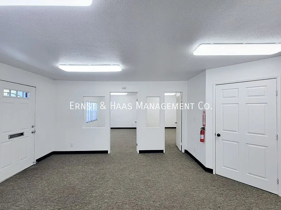 Full-Service Office in Prime Long Beach! — Photo 4