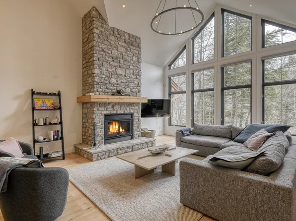 617 Chemin Des Skieurs, Mont Tremblant, QC J8E 3M8