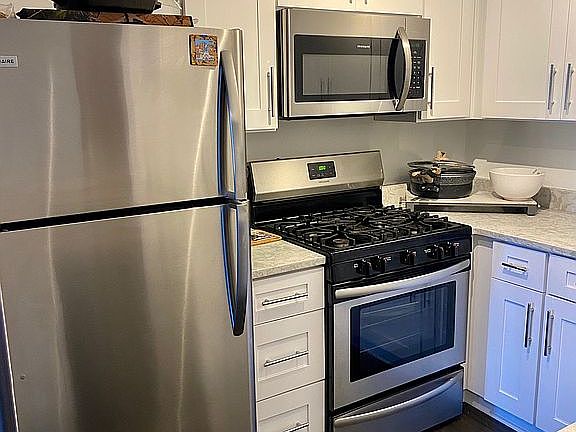 2 yr old SS Appliances 