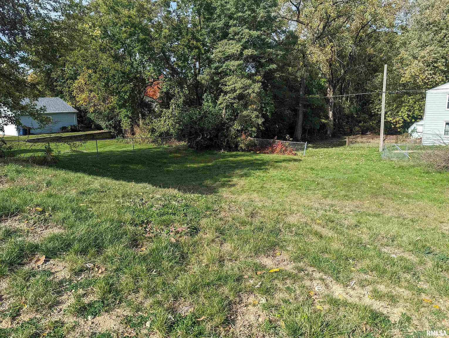 593 Roosevelt St photo 1