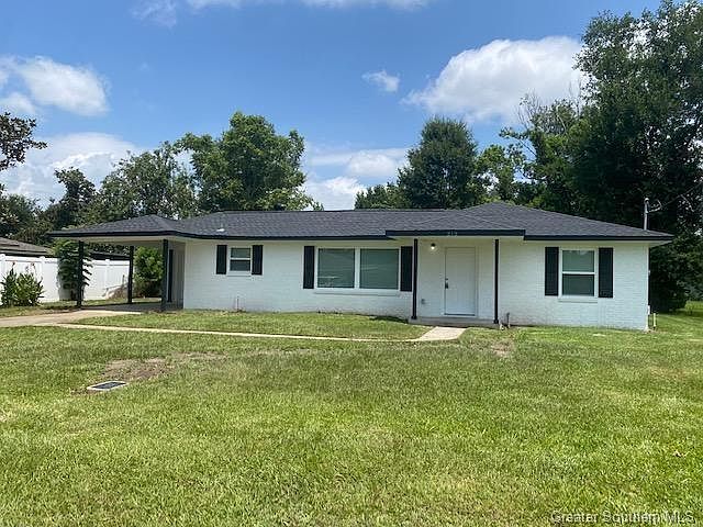 1st image of 212 Oakwood Dr