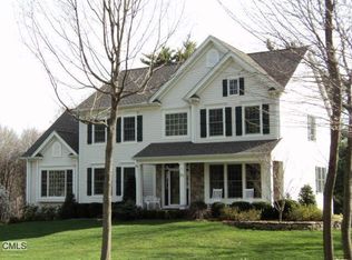 27 Pound Sweet Hl, Bethel, CT 06801