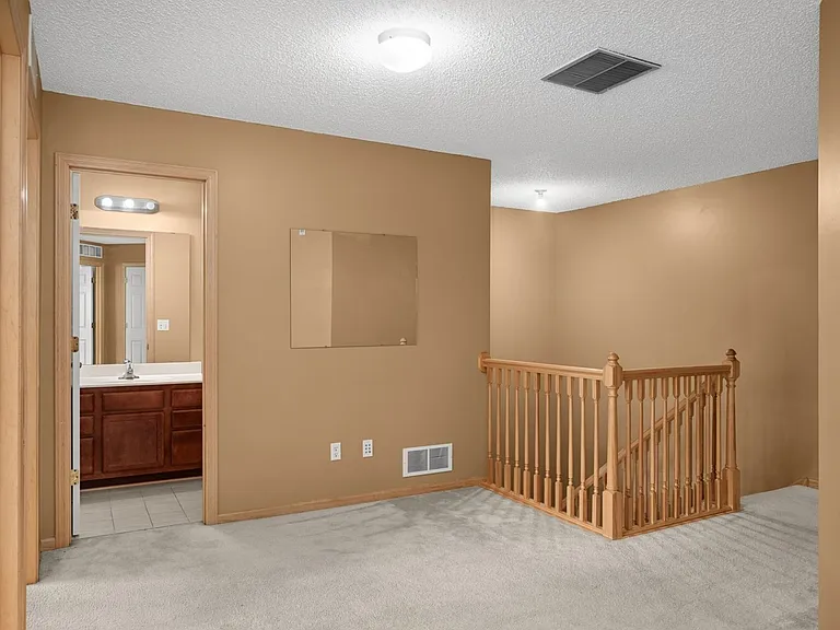 3049 Chamberlin St N #6 — Photo 10