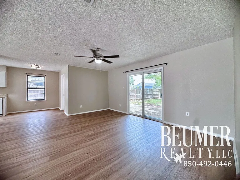 4234 Baywoods Dr — Photo 2