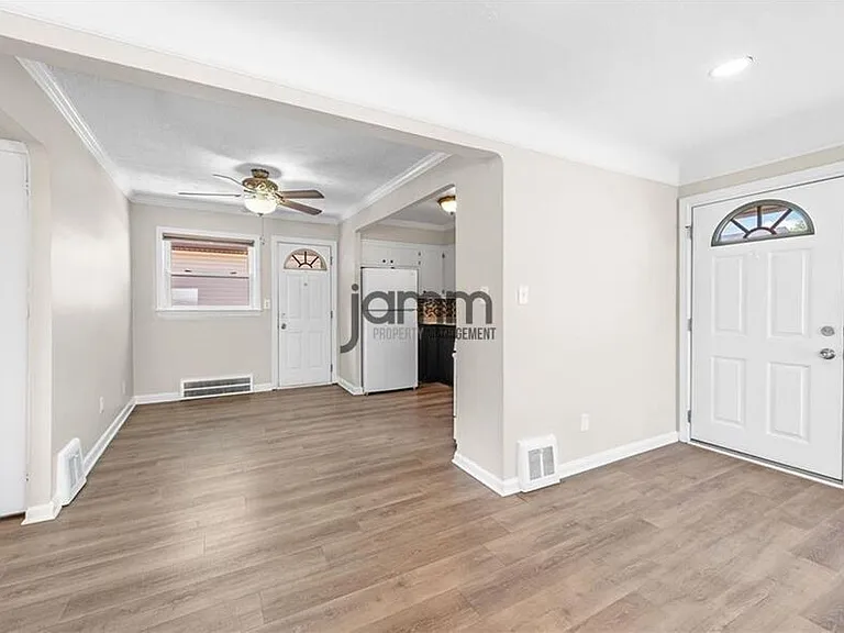 1653 Woodhurst Ave — Photo 7
