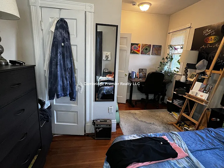 81 Newbury St — Photo 28