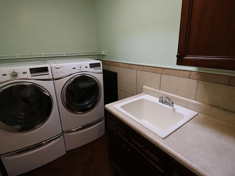 4225 Oak Ln — Photo 7