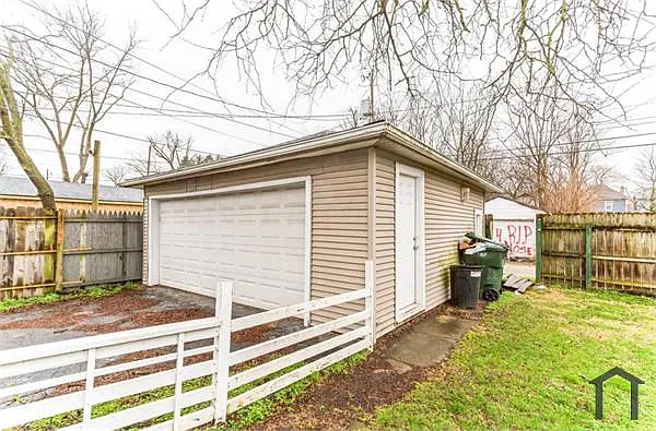 283 Dana Ave — Photo 18