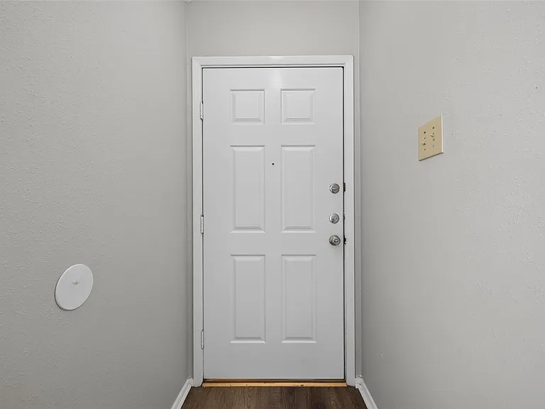 2403 Autumn Springs Ln — Photo 5