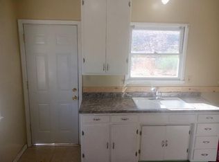 516 E Fredricks St #B, Barstow, CA 92311