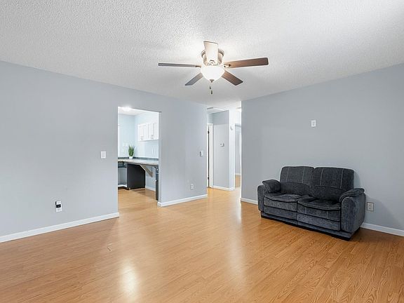 3rd image of 740 N Boyd Ave