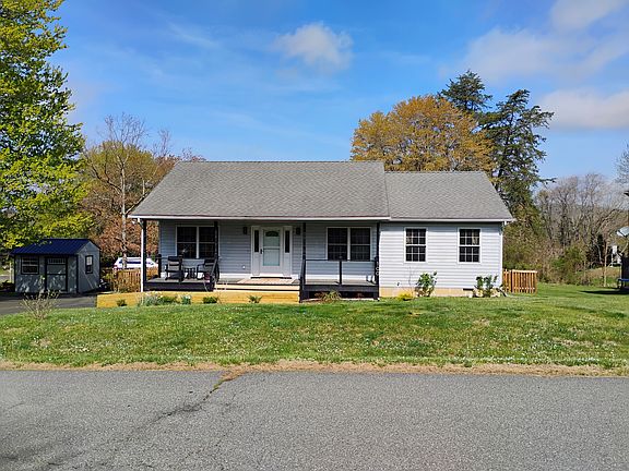 3rd image of 100 Cedar Dr