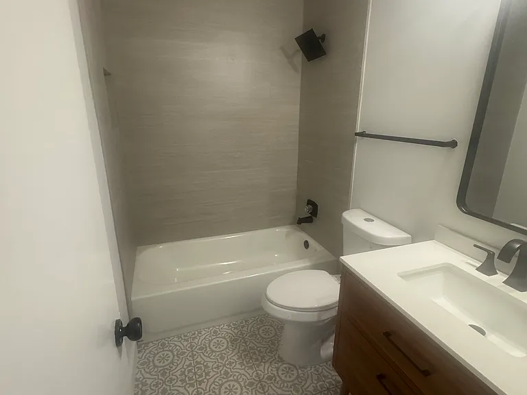 1050 Parkwest Ct — Photo 18