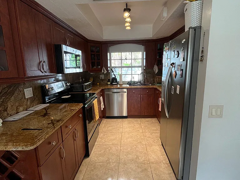 14419 SW 142nd Ct — Photo 3