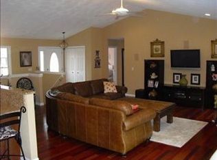 5467 Talon Trl, Machesney Park, IL 61115