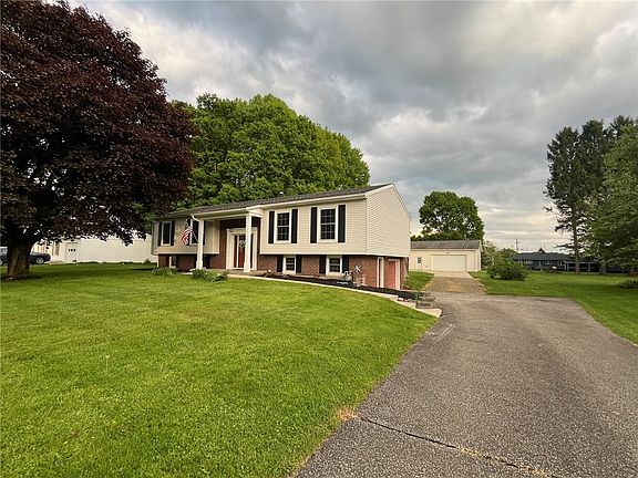 2nd image of 104 Valley View Dr