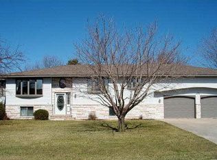 170 Par Dr, Melrose, MN 56352