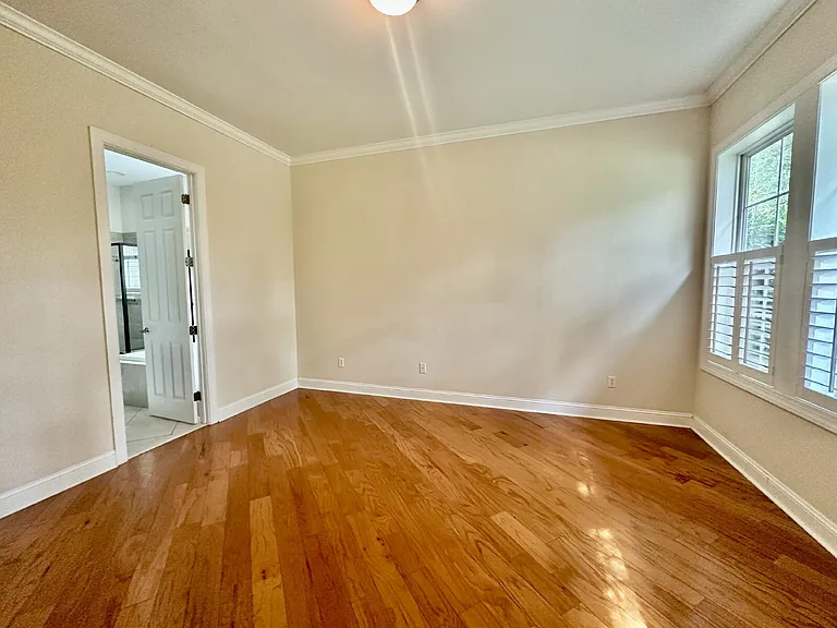 87 Glencairn Ave — Photo 16
