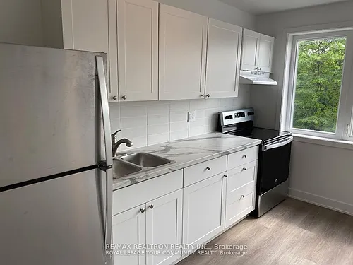 409 Royal York Rd N #2 Photo 1 409 Royal York Rd N #2 Photo 1