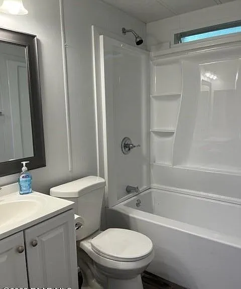 982 Pike Pl — Photo 11