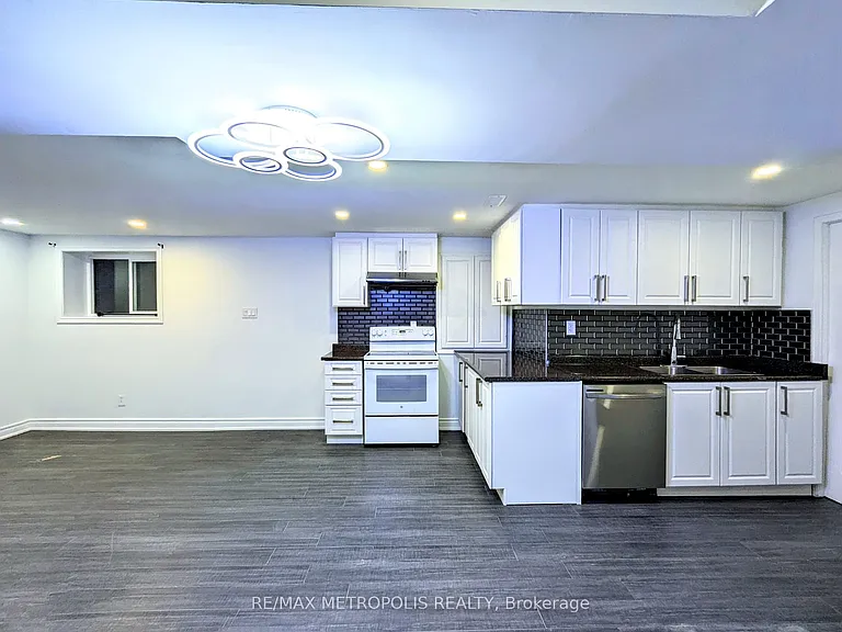 102 Hibbard Dr #BASEMENT — Photo 10