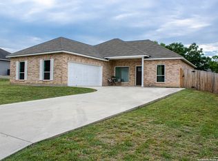 312 Crownhill Dr, Pleasanton, TX 78064