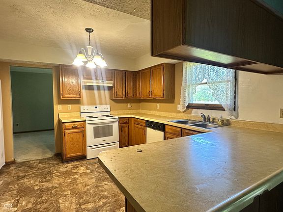 5th image of 9349 Haddington Dr W