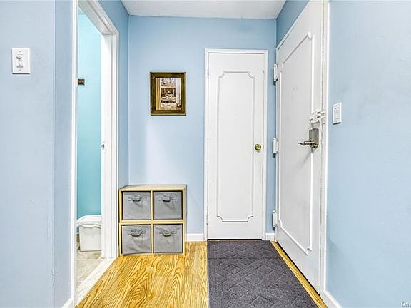 3rd image of 466 Sierra Vista Ln