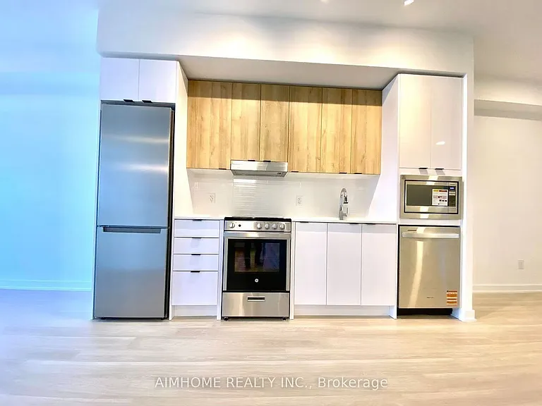 5105 Hurontario St #2003 — Photo 3